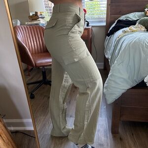 H&M Women's Cargo Pants in Khaki Green